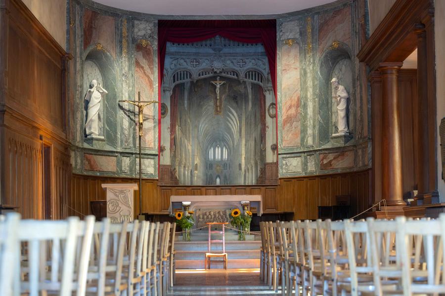 Intérieur de l'église St-Gervais-St-Protais et diorama 