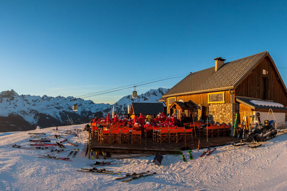 Descente aux flambeaux des moniteurs