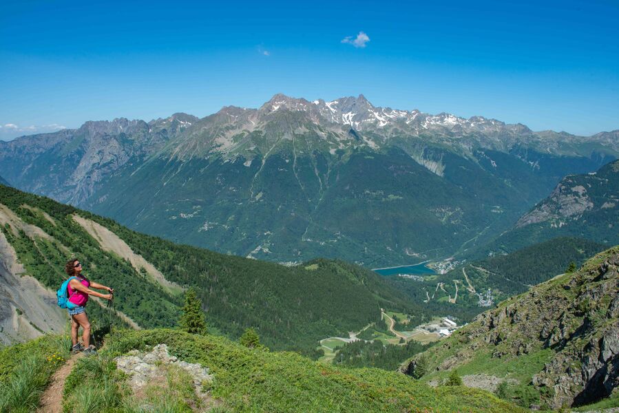 Vue panoramique sur Oz-en-Oisans