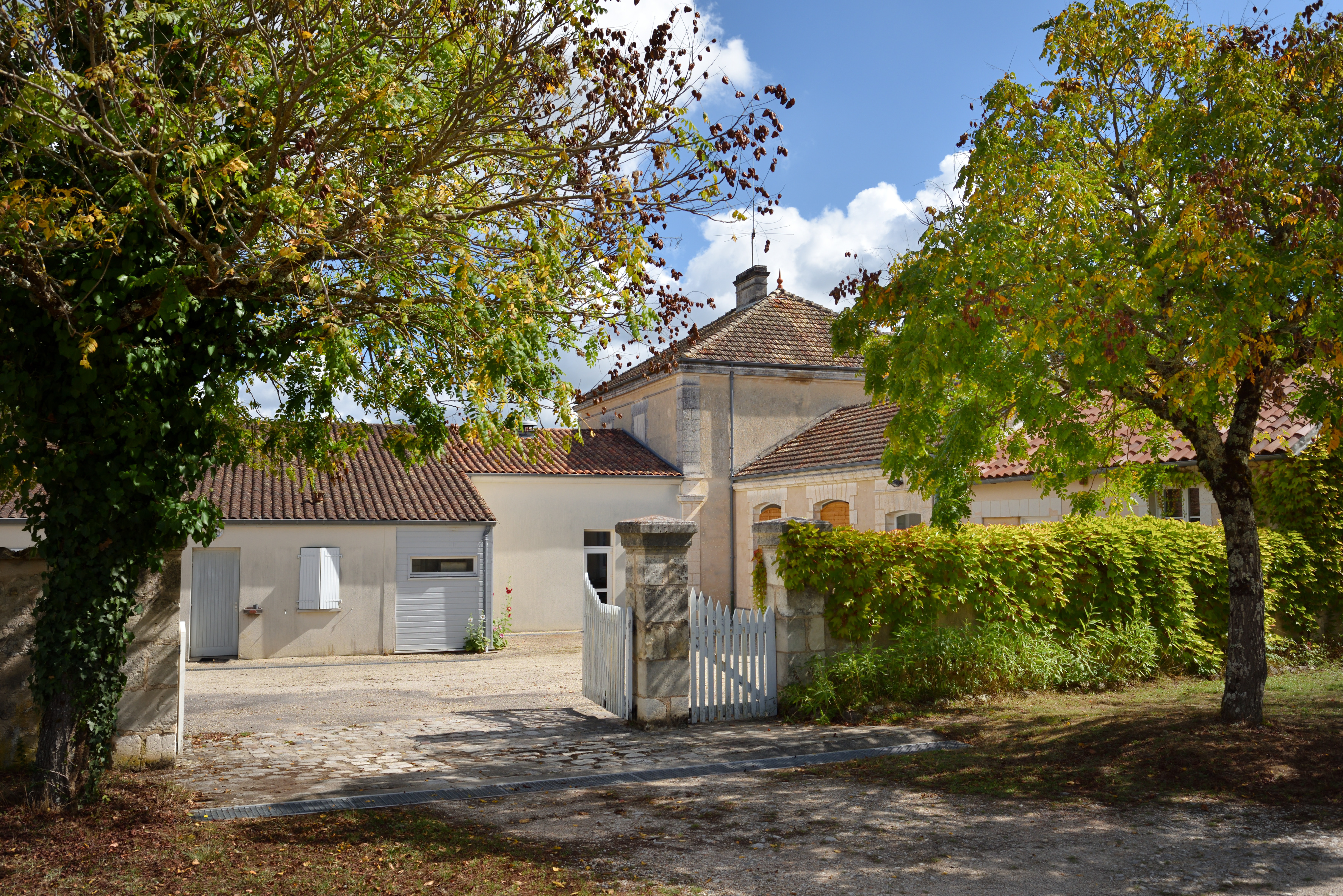 Salle des fêtes de Rioux-Martin