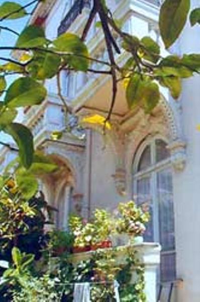 Façade
