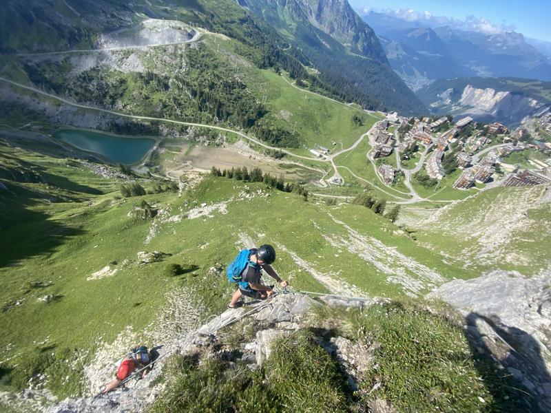 Activité Via Ferrata avec le bureau des Guides de Morzine Avoriaz_Morzine
