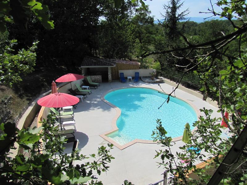 Piscine chauffée sécurisée