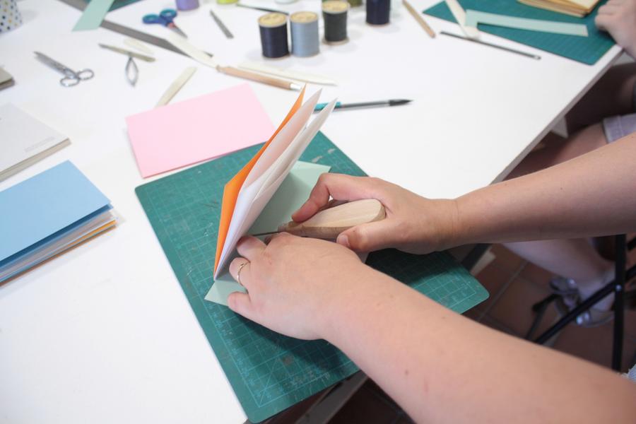 Atelier dinitiation à la reliure criss-cross