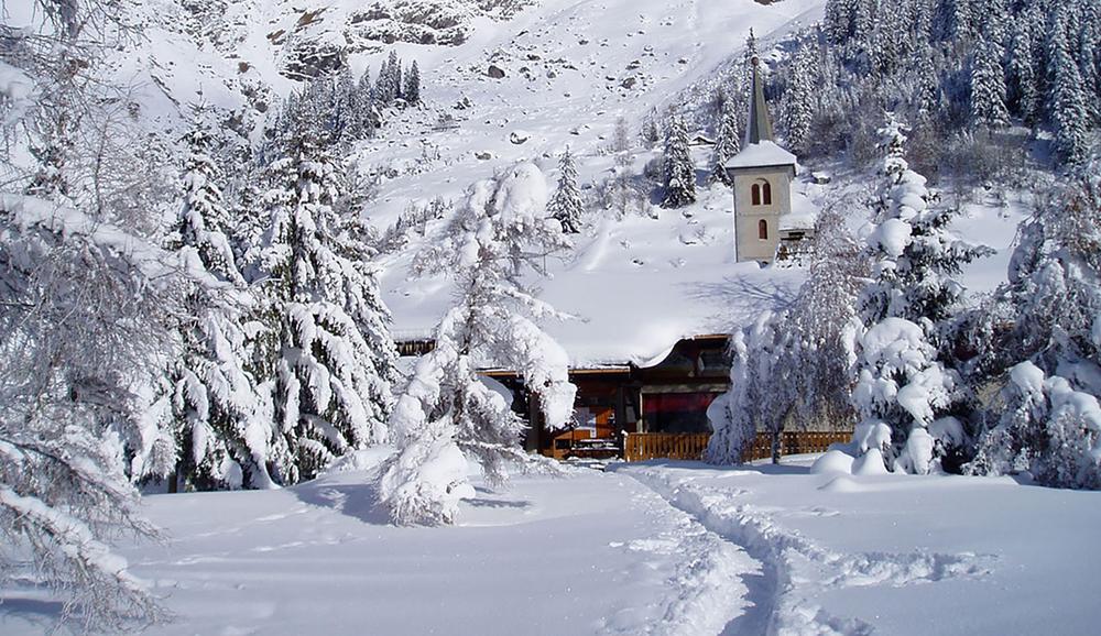 Refuge Le Bois sous la neige Refuge Le Bois sous la neige