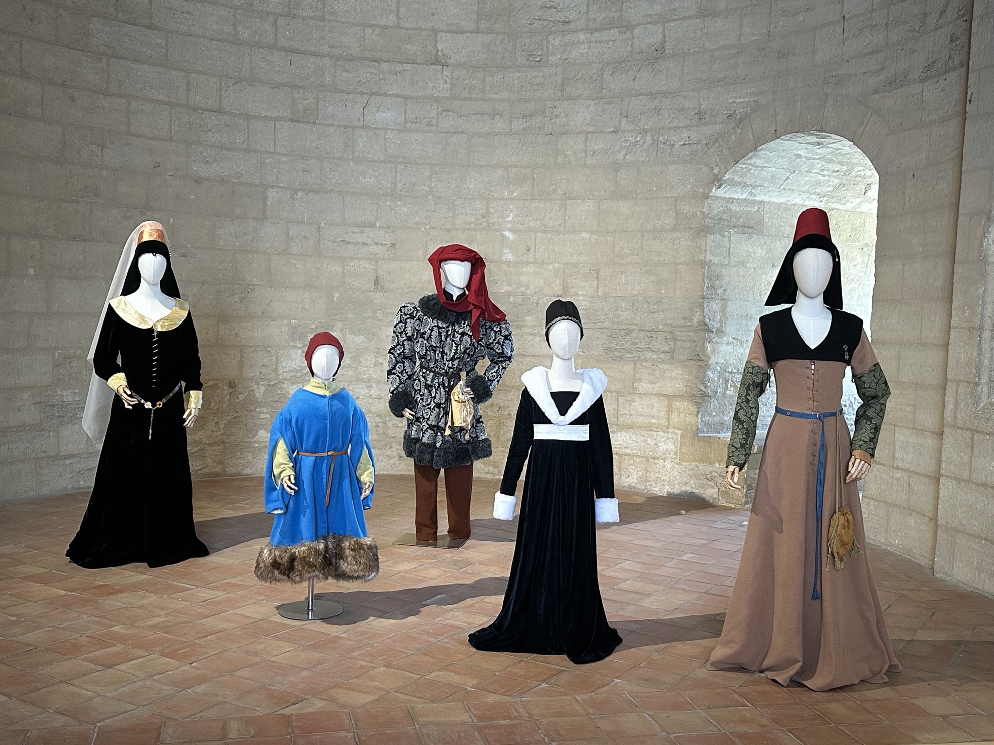 Exposition "La mode au Moyen Âge, élégance et prestige à la cour du roi René ».