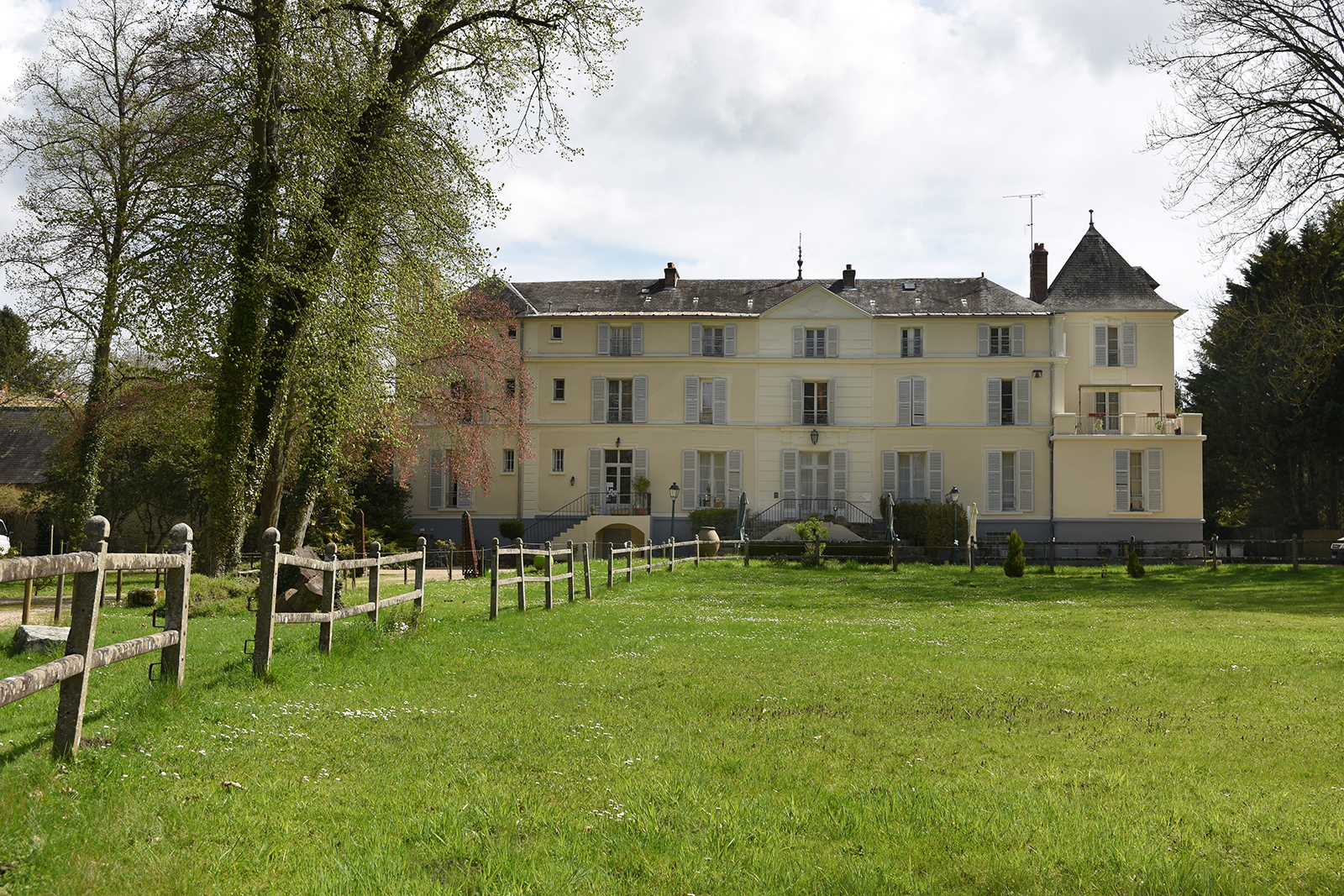Hu00f4tel Villemartin
