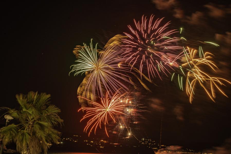Cavalaire-Sur-Mer : Feu d'Artifice du 15 Août