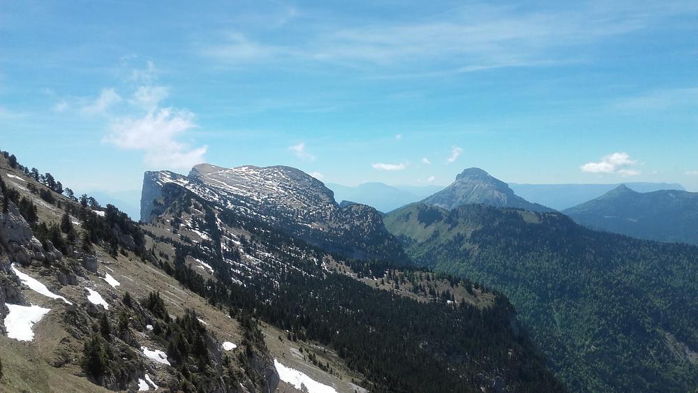 Depuis les Hauts Plateaux de Chartreuse, vue sur Chamechaude