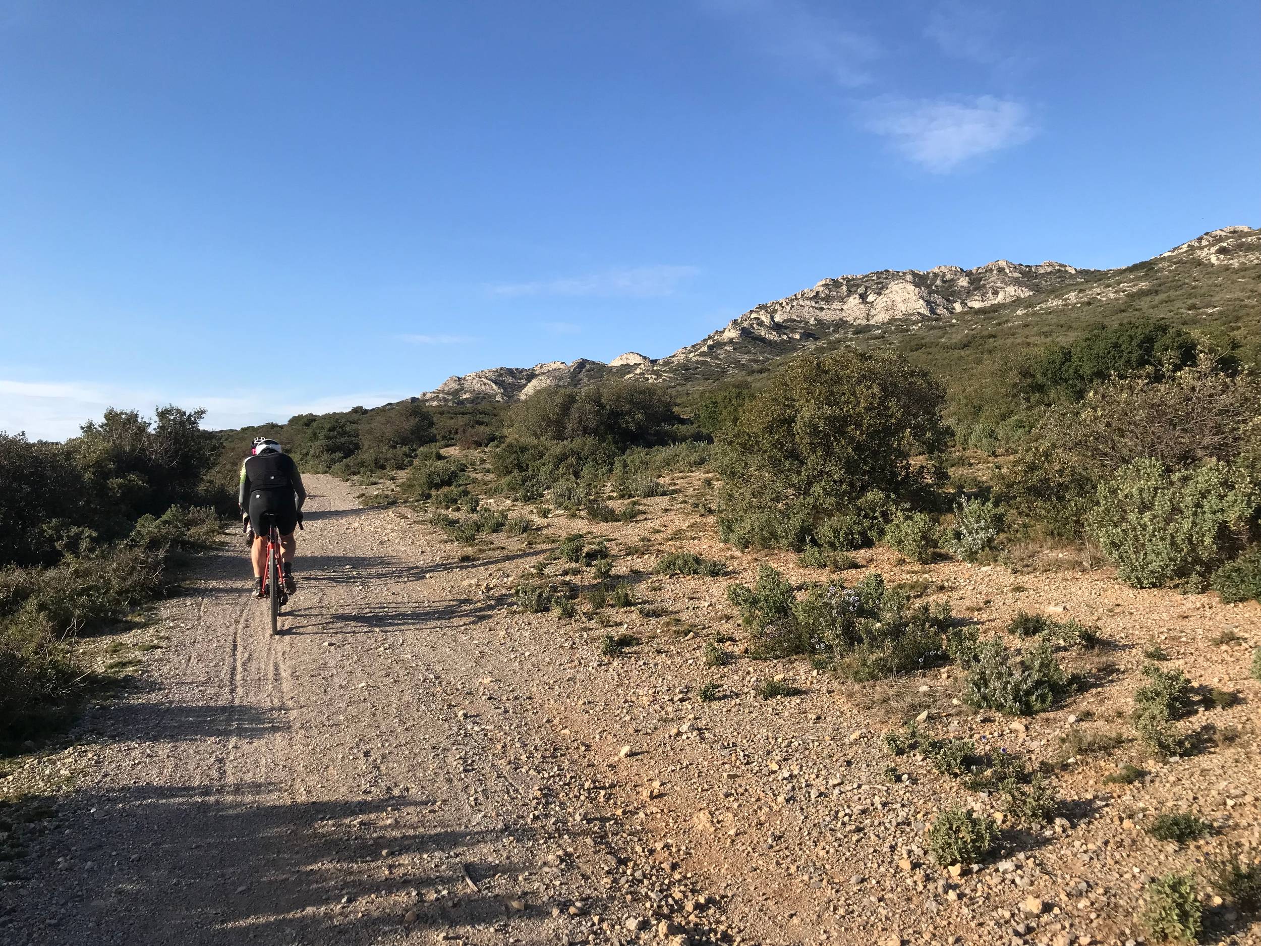MOURIÈS - Du piémont à la Crau verte en gravel, Mouriès - photo 2