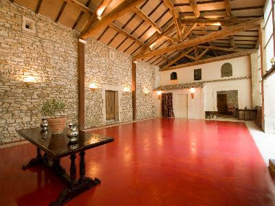 Mas des Comtes de Provence-salle de réception — photo 2