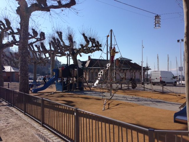 Photo aire de jeux Rives