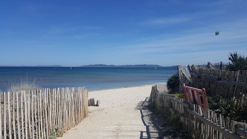 Plage de la Bergerie - Hyères - devant le camping Eurosurf