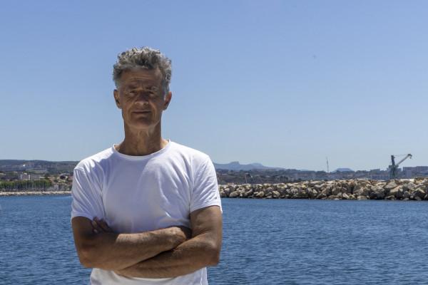 Catamaran à voile dans les îles du Frioul. Départ Mucem
