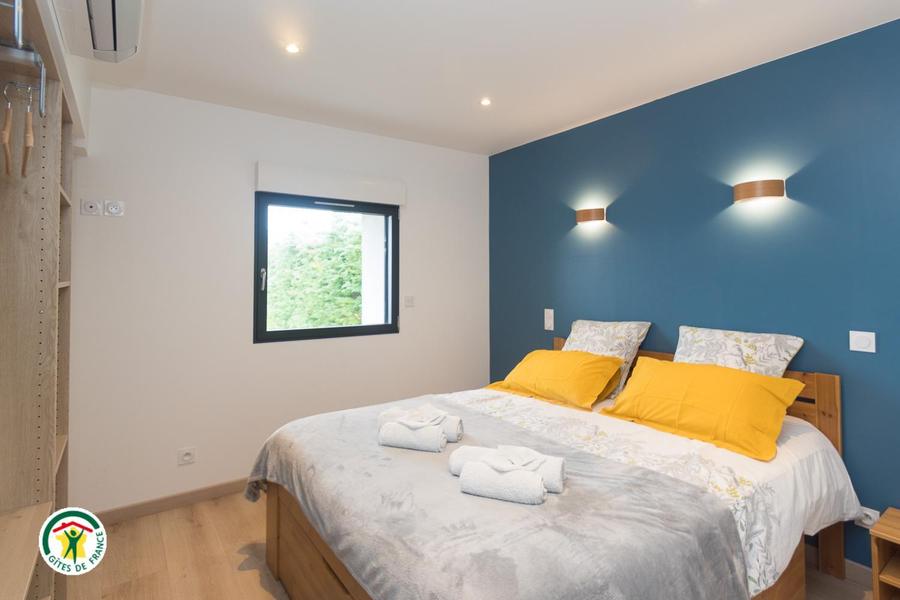 chambre avec lit dimension 160