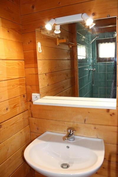 Gîte Les Castors-Salle d'eau-Roubion Les Buisses-Gîtes de France des Alpes-Maritimes