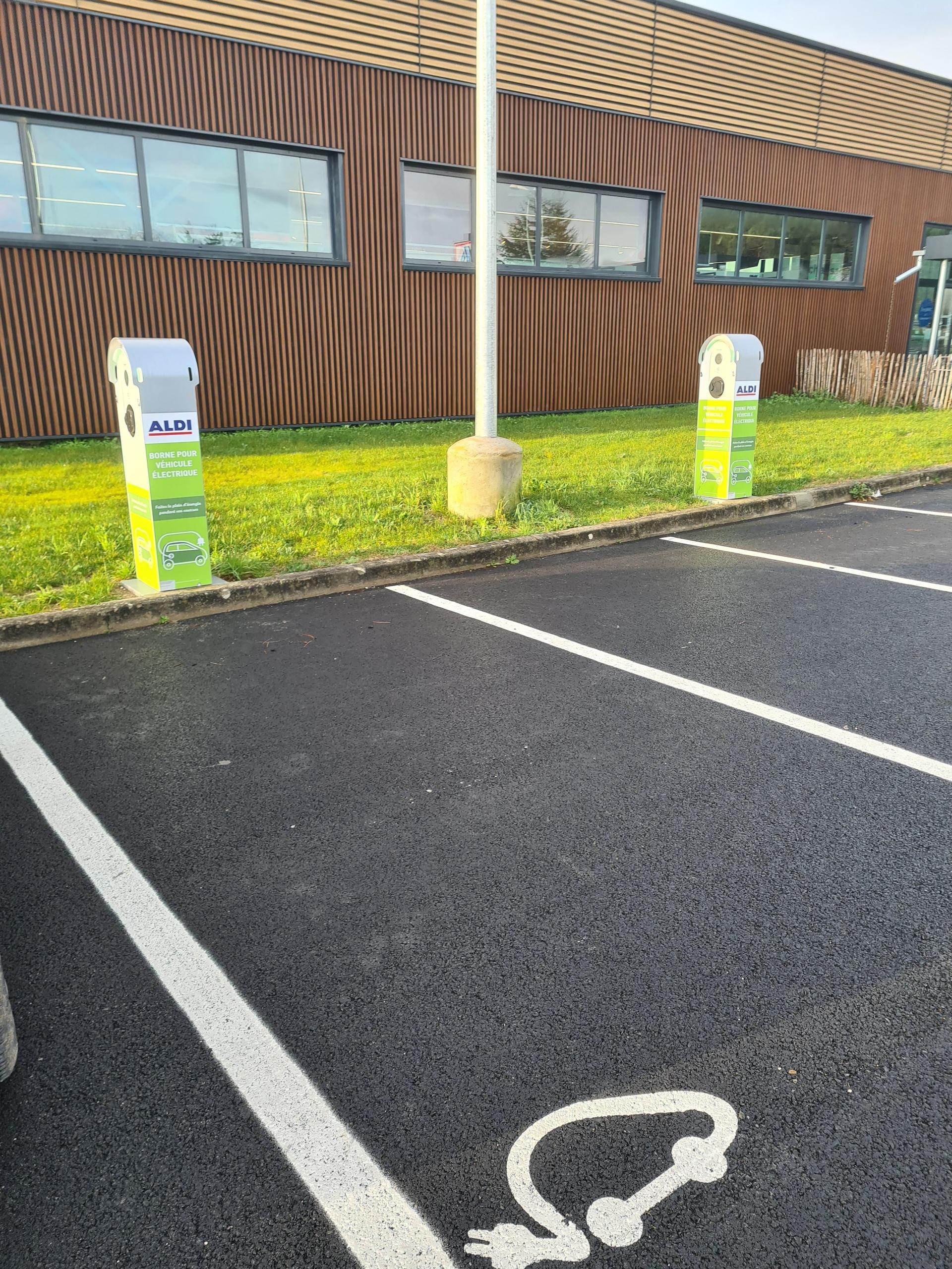 Borne de recharge ALDI