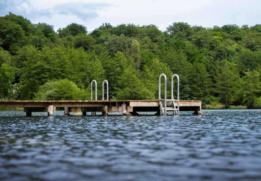 Baignade au lac de Virieu-le-Grand_Virieu-le-Grand