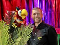 Guignol Rhône Alpes et Rio le majestueux perroquet 