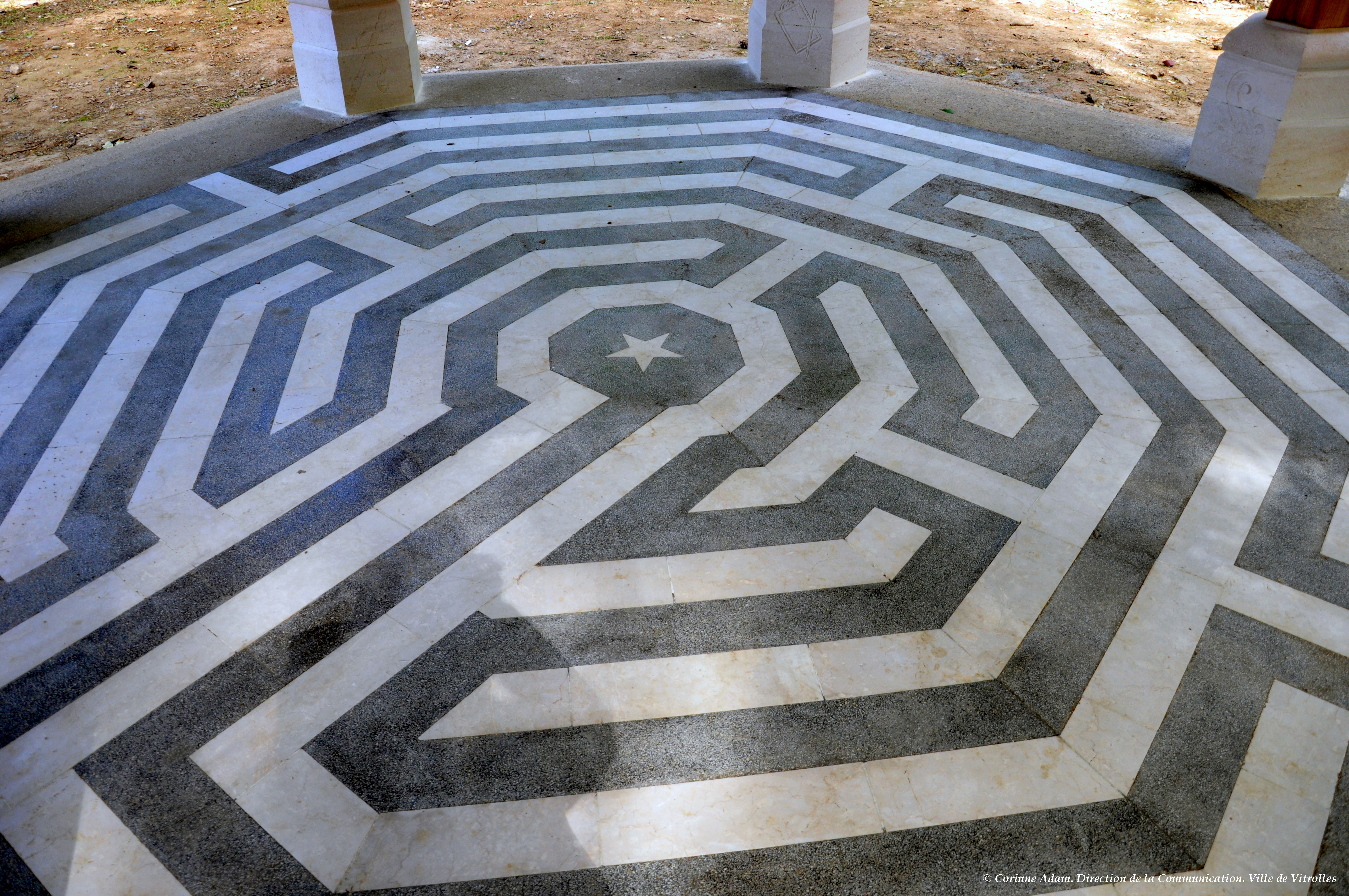 Le Kiosque du Grand Cèdre (Kiosque De Valbacol)