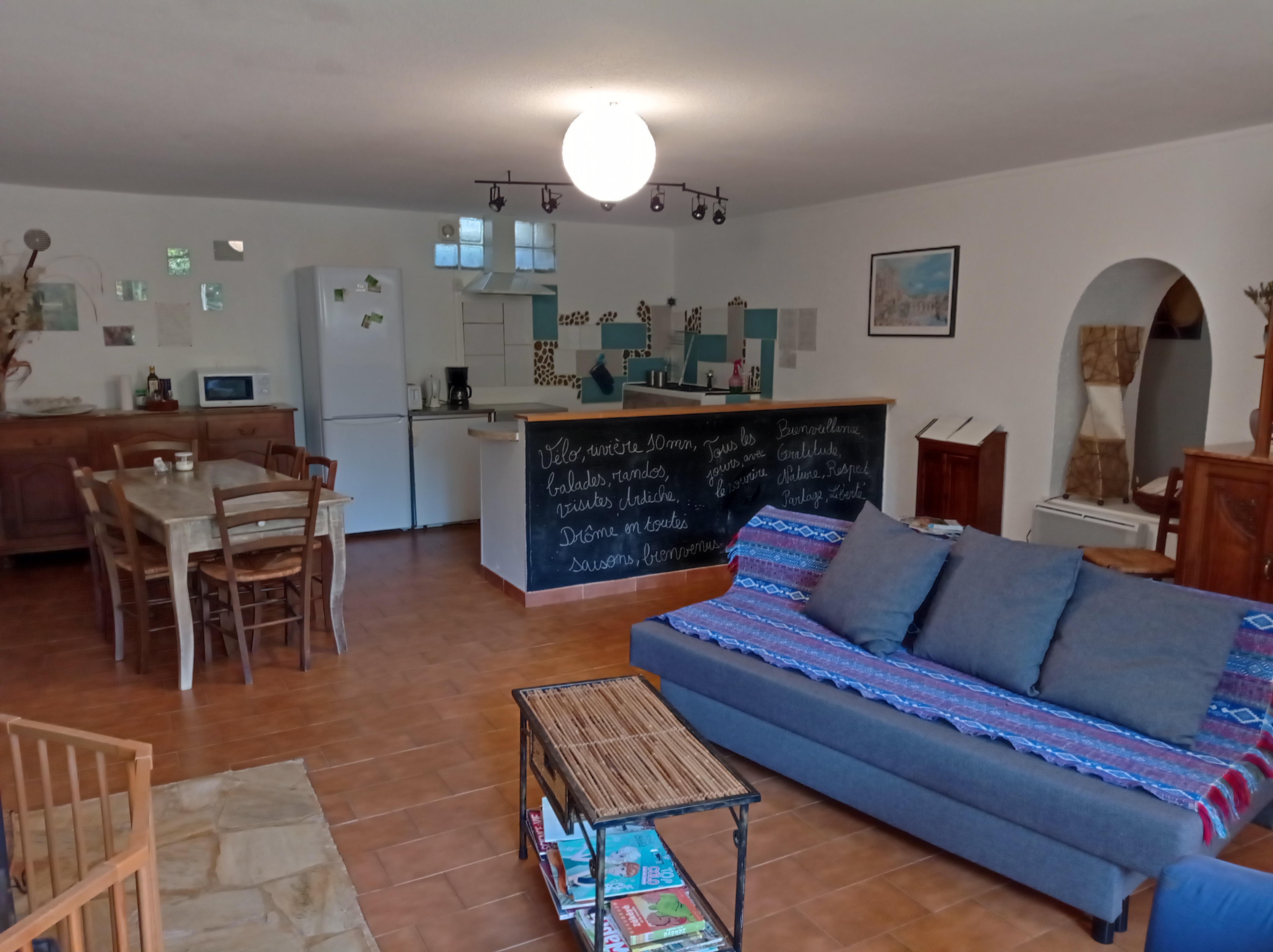 Séjour avec cuisine