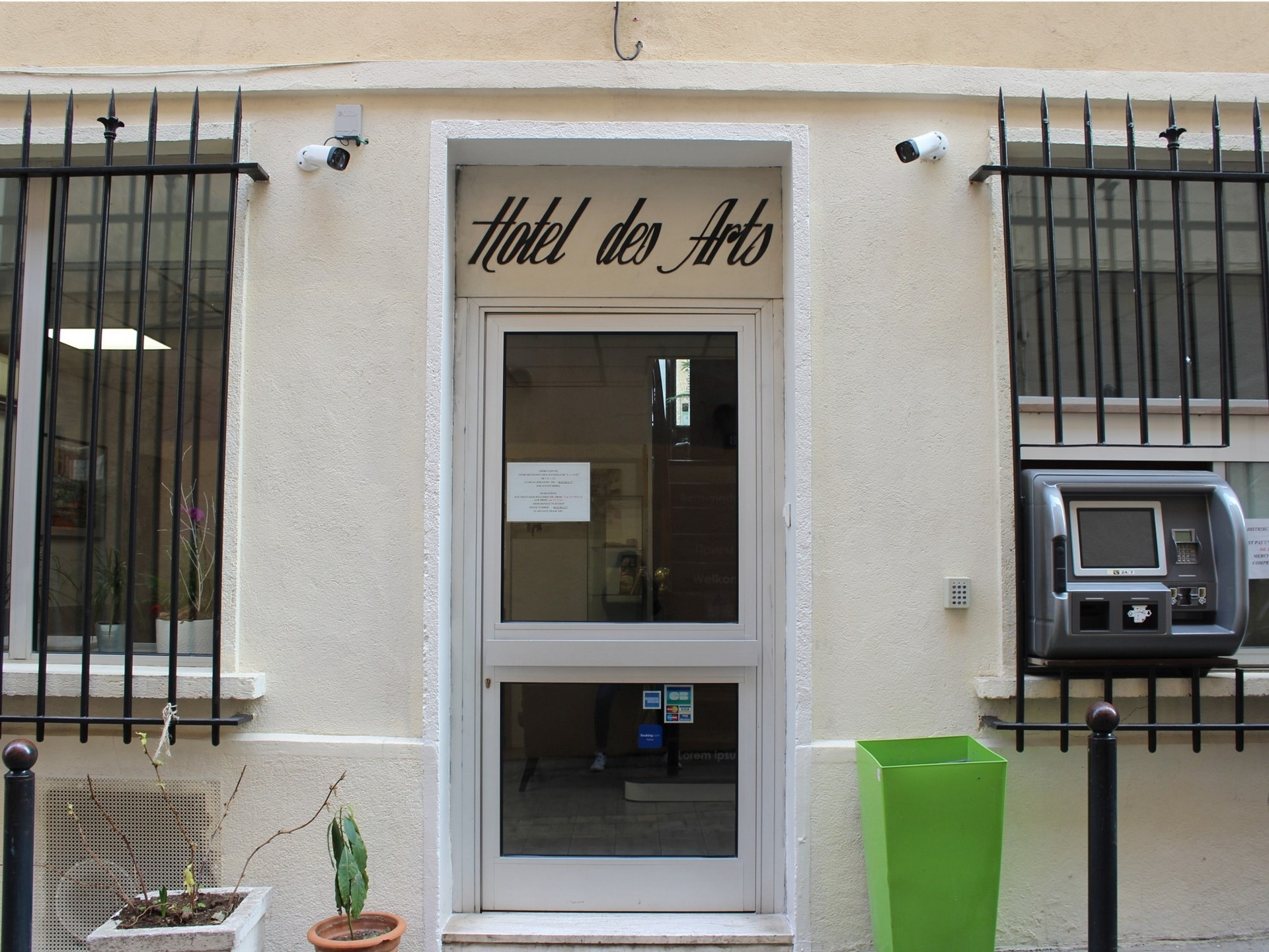 Hotel des Arts — photo 2