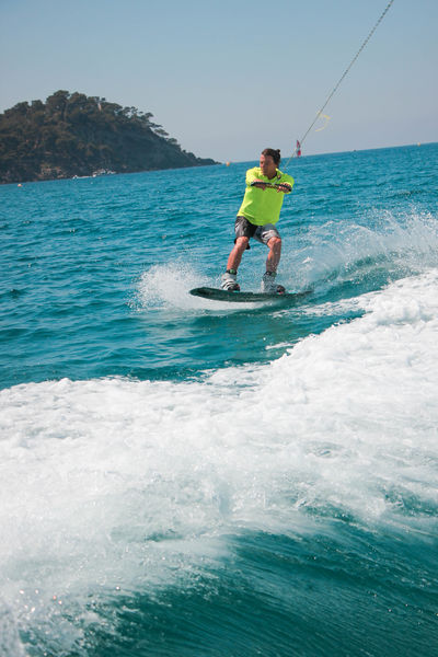 Formule découverte du Wake bord | Office de Tourisme de Saint-Cyr-sur-Mer Formule découverte du Wake bord