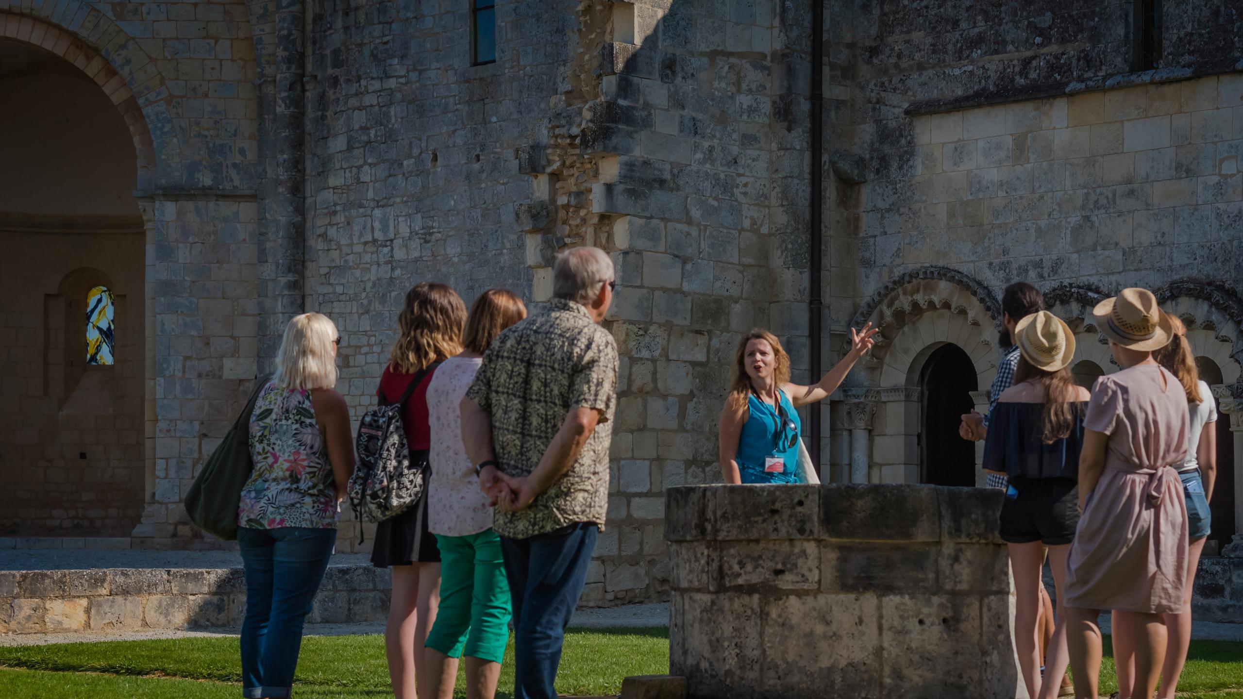 Visite guidée de l'Abbaye de Trizay en groupe