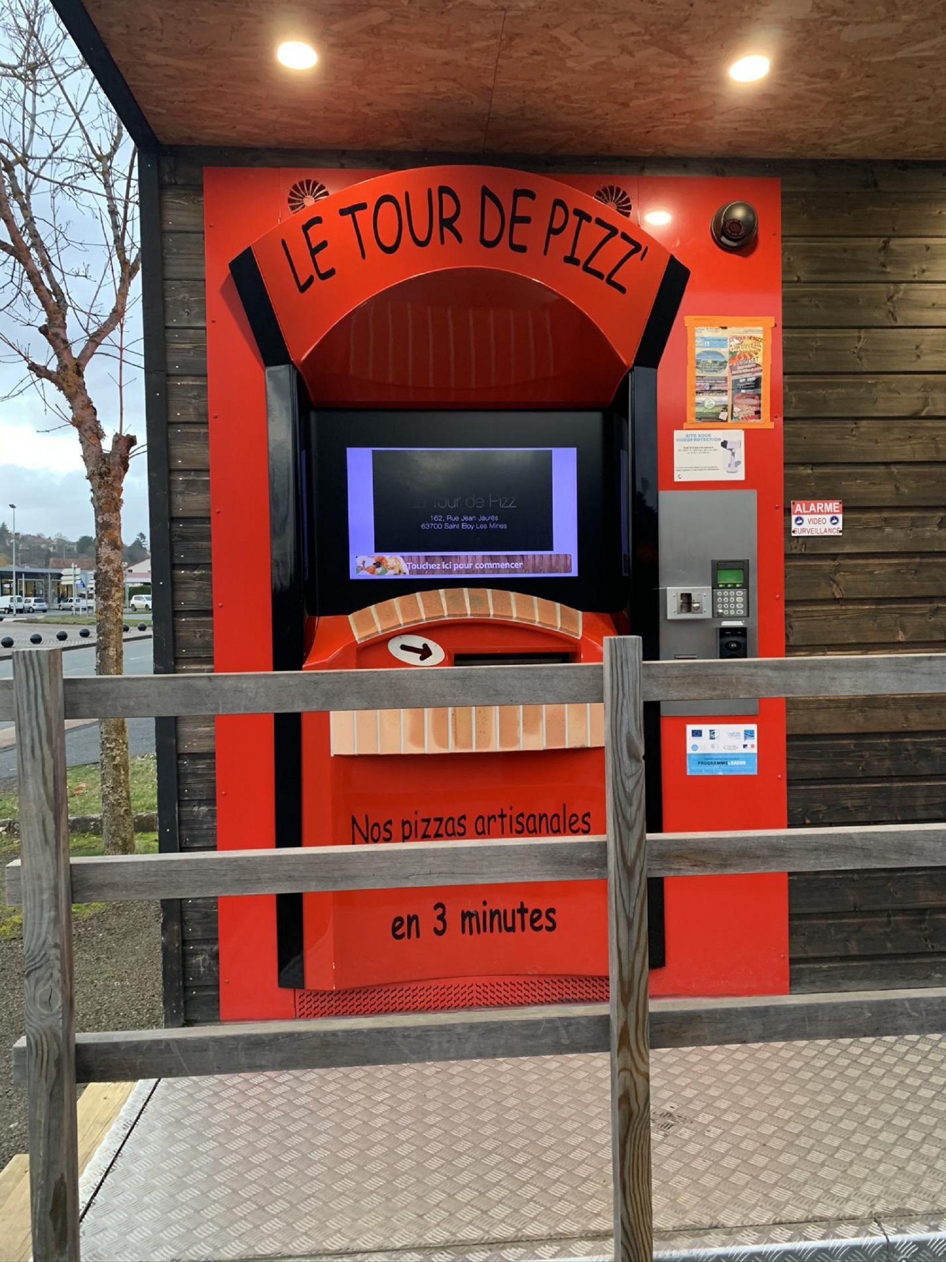 Distributeur la Tour de Pizz