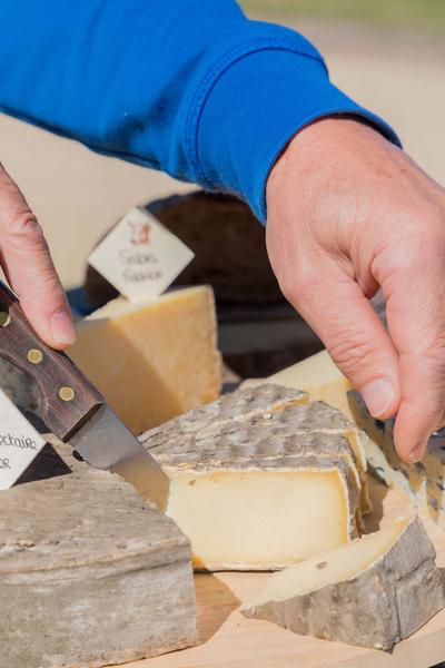 Histoire, découverte et dégustation du fromage AOP Saint-Nectaire