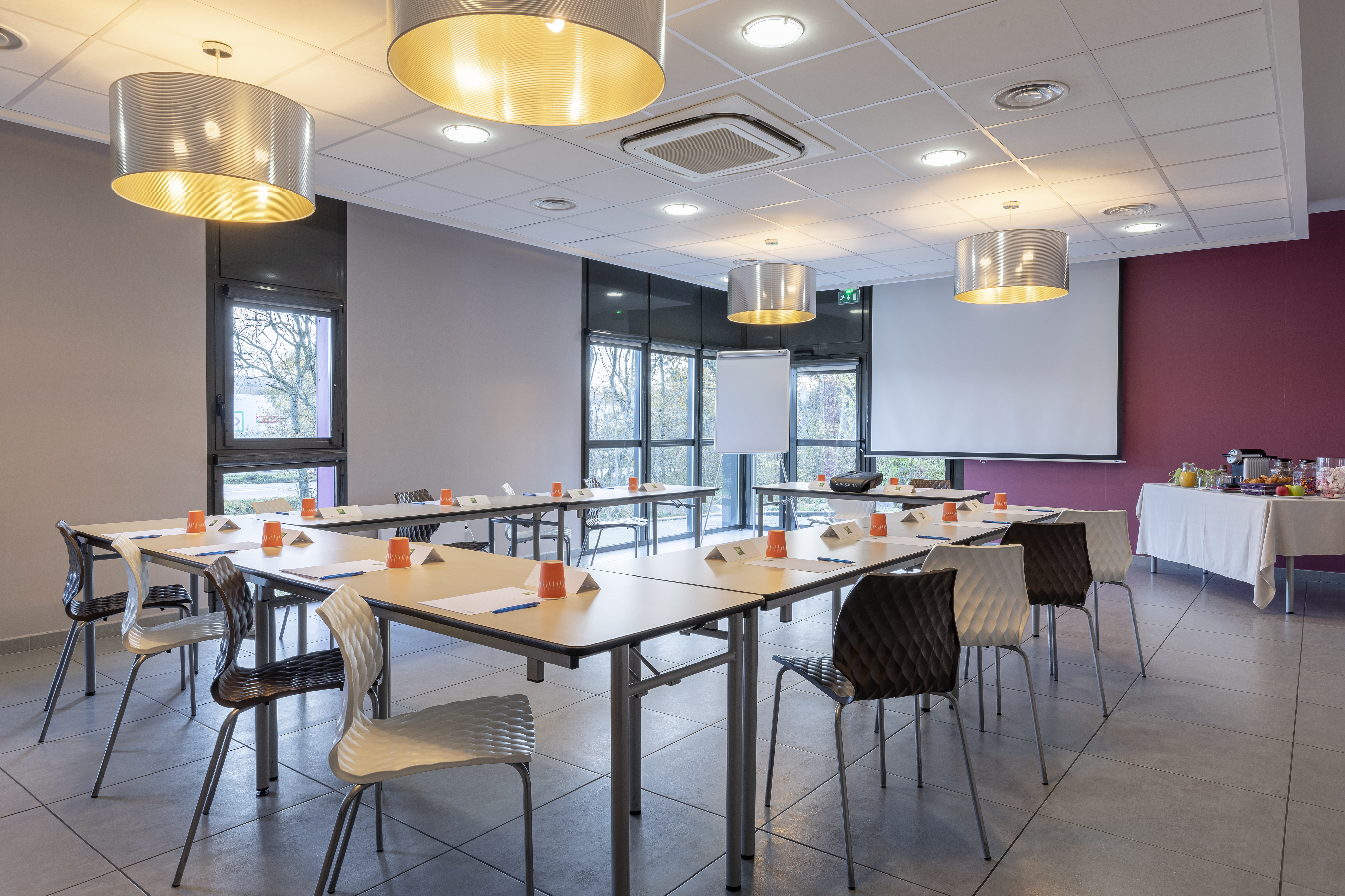 1912-02_01_ibisstyle_castres_hd