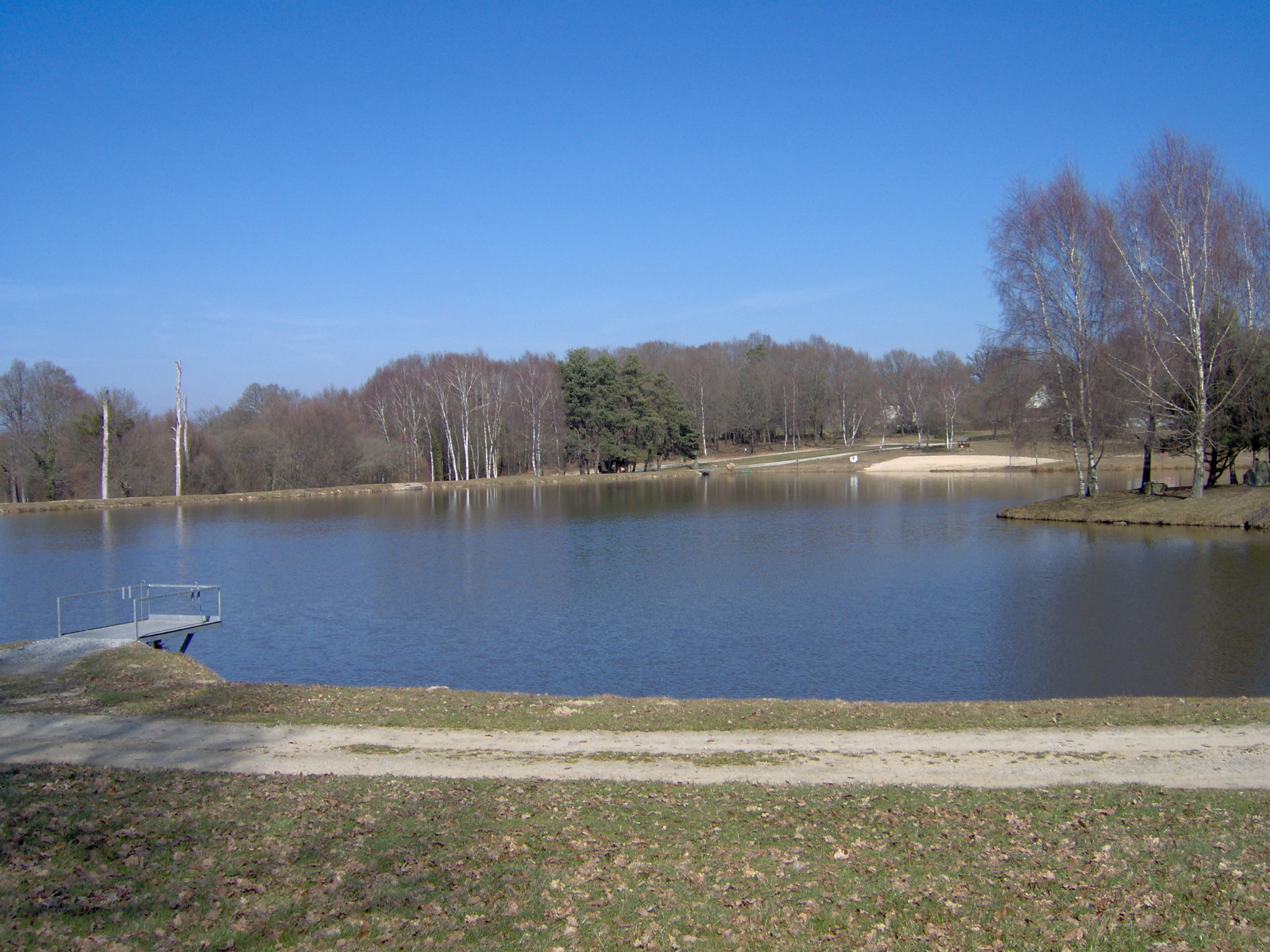 Picnic area - Plan d'Eau de La Bregirolle