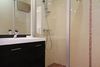 Écogîte de groupe Les Dames Vertes à Mesples, dans l'Allier en Auvergne. Salle de bain privatives des chambre, séparée des WC Ⓒ Gîtes de France