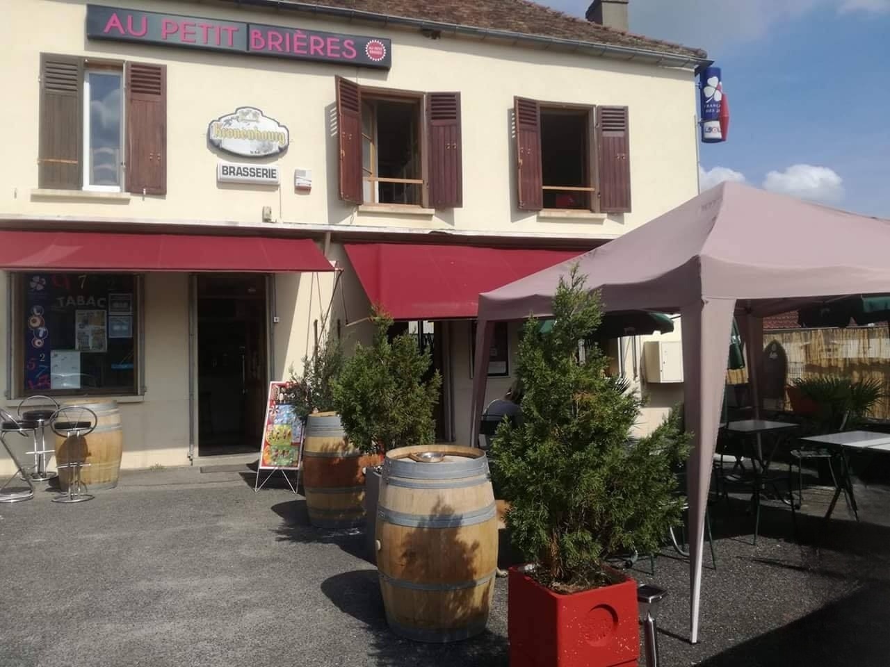 Fau00e7ade restaurant