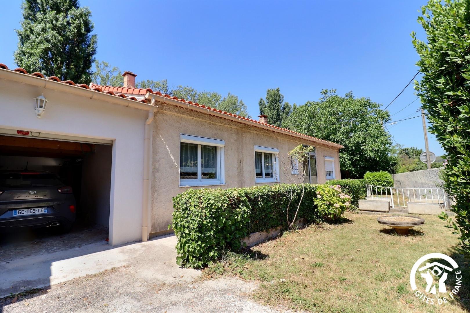 Iris, Bouc-Bel-Air - photo 3