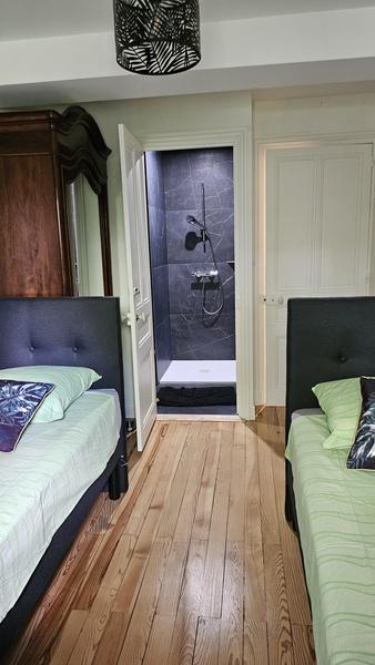 Chambre familiale séjour dans Beaujolais