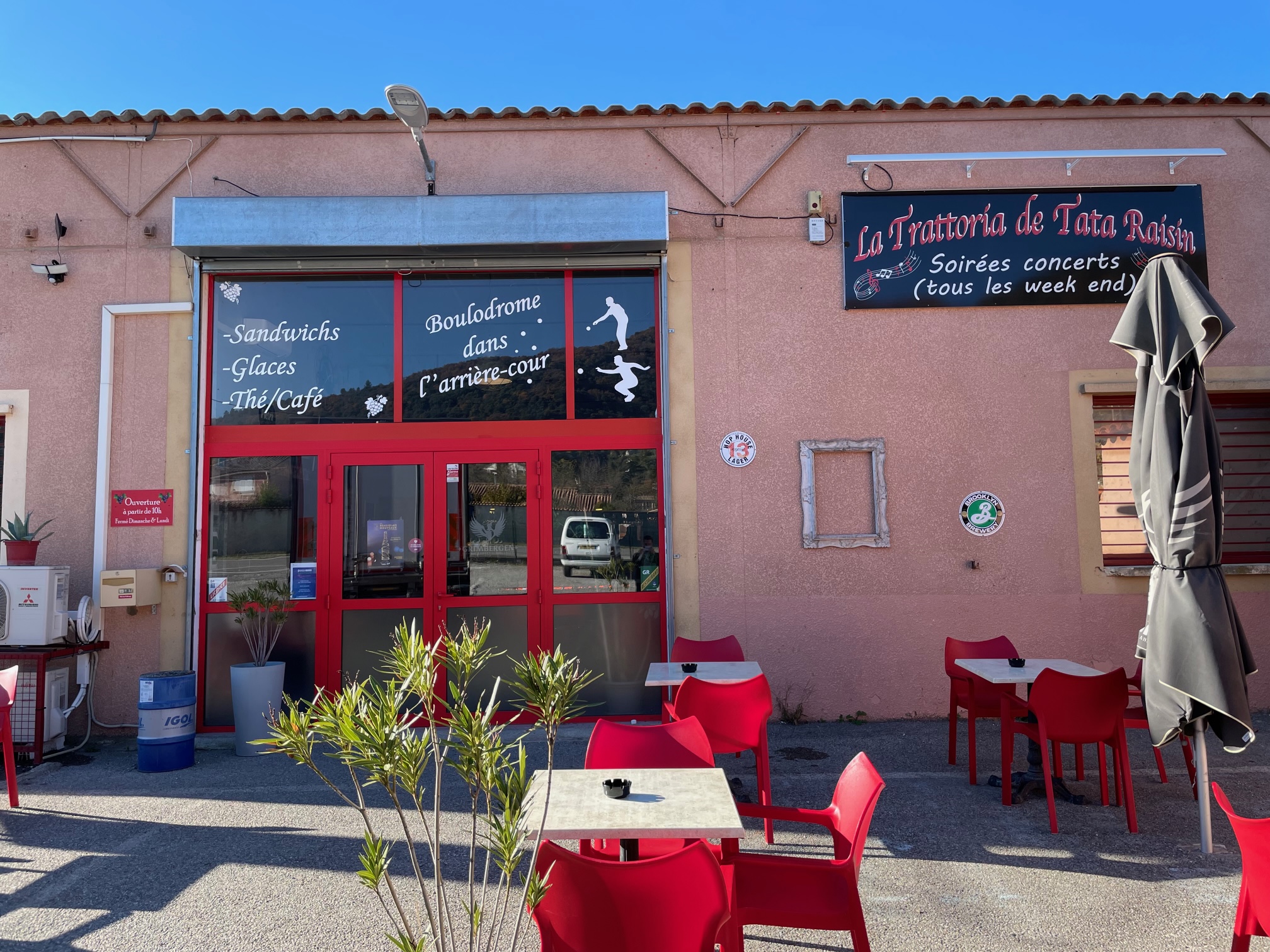 Chez Tata Raisin