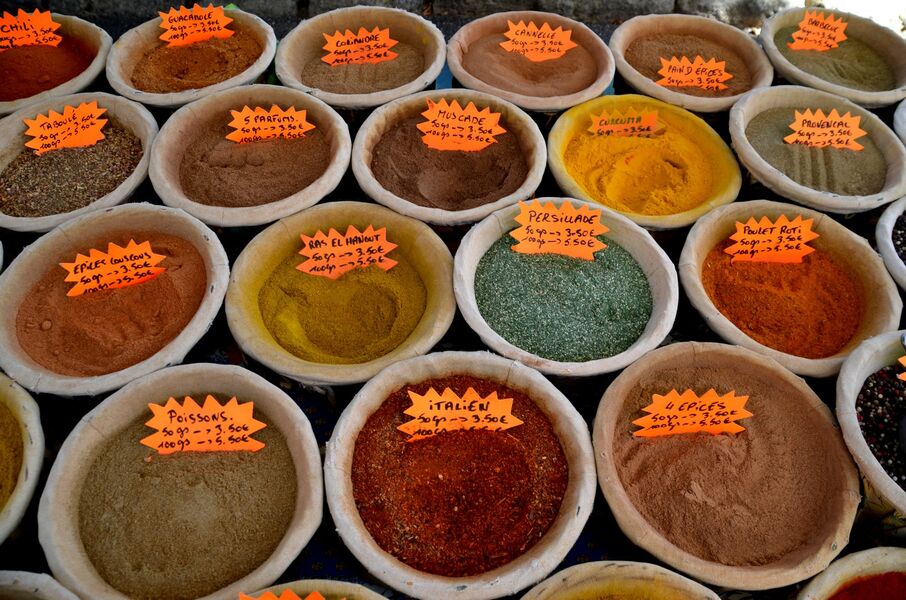 Marché de La Tour d'Aigues