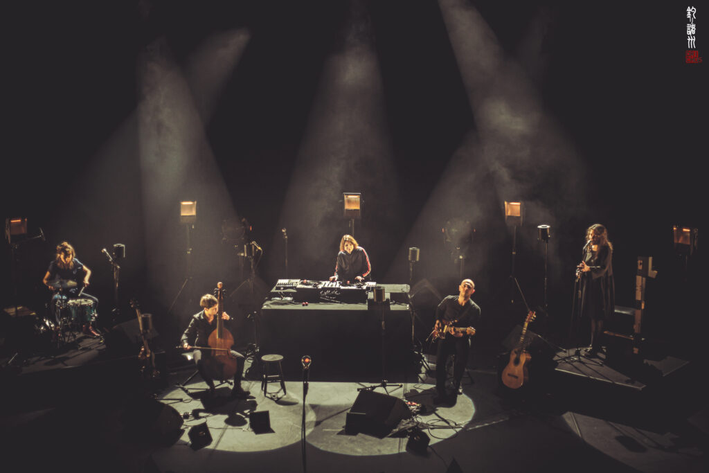 QUI-VIVE ! Irruption électrique dans le champ des musiques baroques