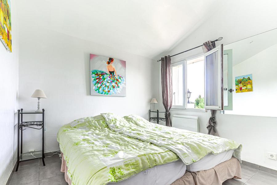 Gîte Le Clos du Noyer Renard-Chambre avec 2 lits 90x190-La Gaude-Gîtes de France Alpes-Maritimes  