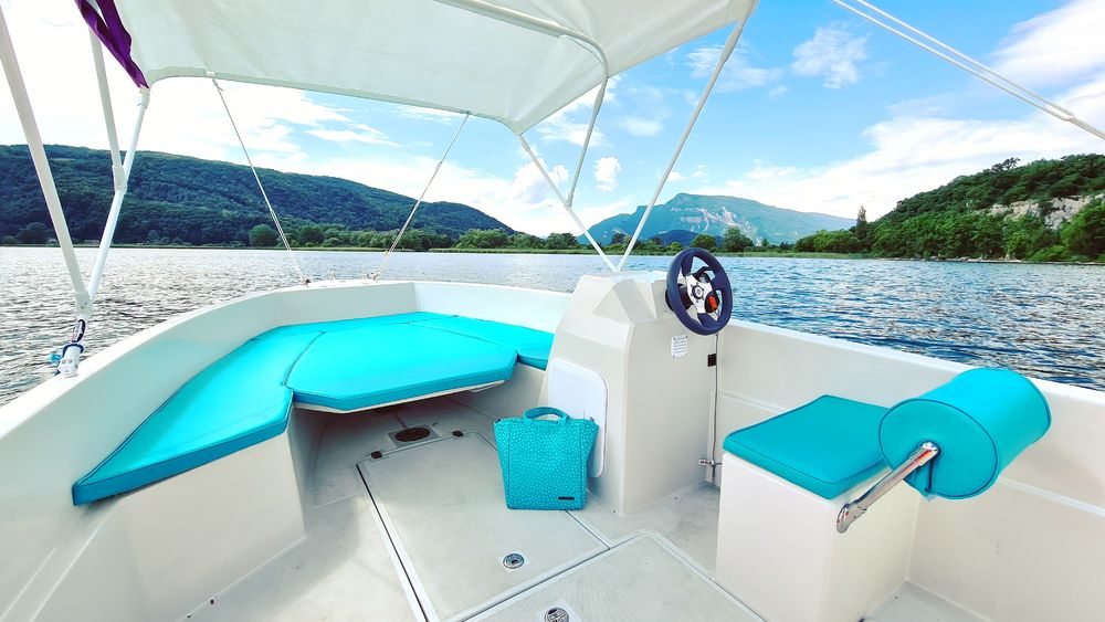 Locationbateauelectrique-aixlesbainsrivieradesalpes