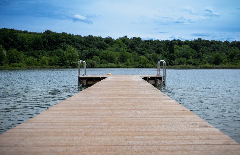Baignade au lac de Virieu-le-Grand_Virieu-le-Grand