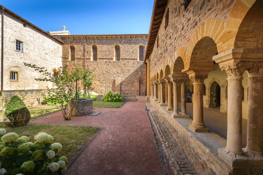 Musée du Prieuré Salles Arbuissonnas