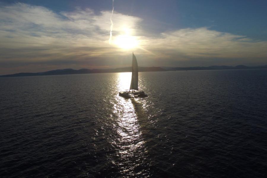 Soirée coucher de soleil en catamaran départ Cogolin