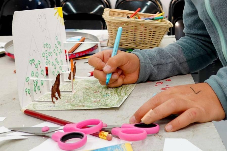 Ateliers pour enfants : création de cartes postalse 'pop-up'