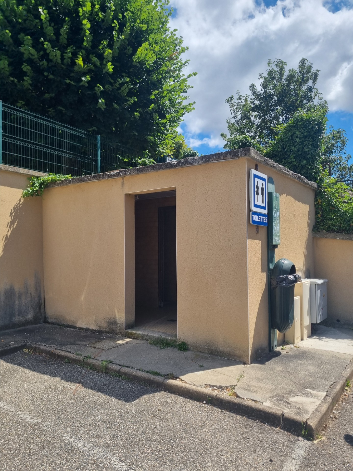 Toilettes publiques
