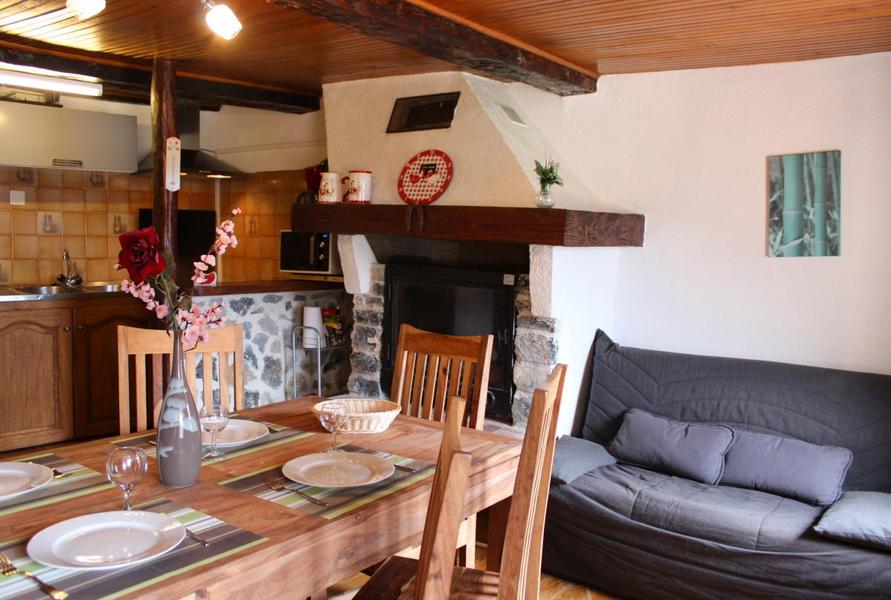 Gîte Le Serre d'Ilonse-Coin repas/Séjour-Ilonse-Gîtes de France des Alpes-Maritimes