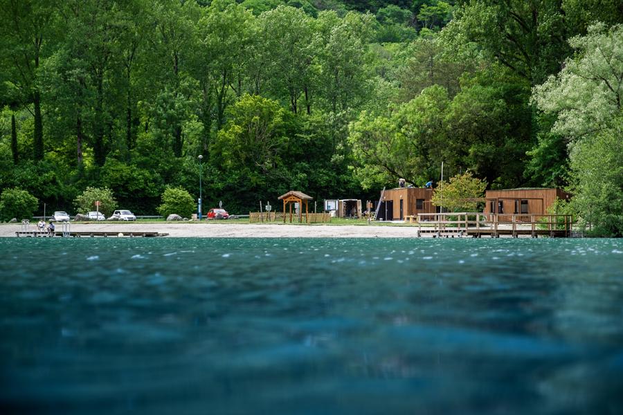 Baignade au lac de Virieu-le-Grand_Virieu-le-Grand