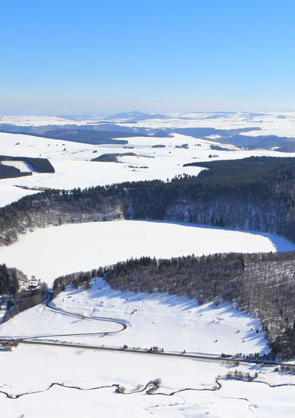 Entre volcans et truffade, randonnée hivernale accompagnée