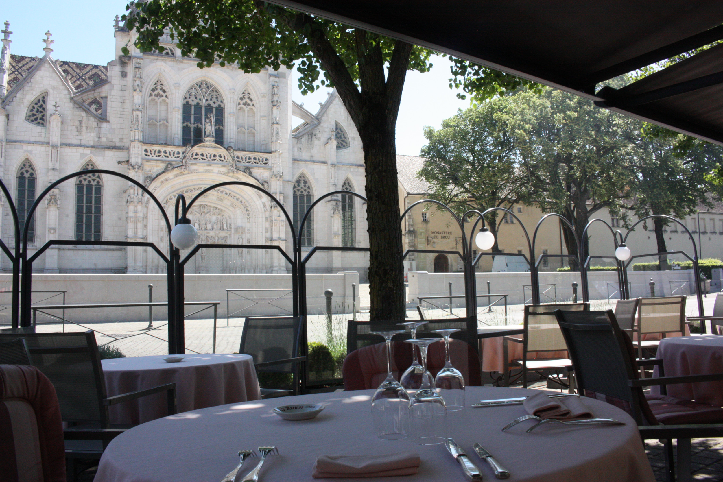 Terrasse avec vu sur le Monastère royal de Brou